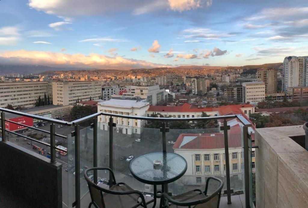 Ameri Plaza Green Apartments Tbilisi ภายนอก รูปภาพ